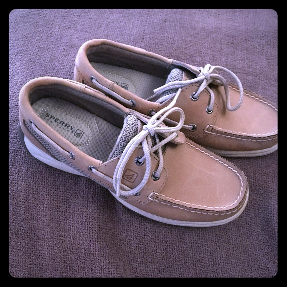 Women Leather Sperry Size 6 Never Worn